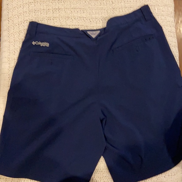 Columbia Omni-Shield Men Shorts - Picture 2 of 5